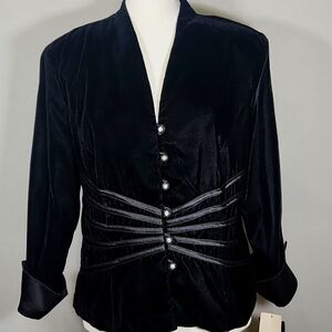 NWT Elegant Vintage Black Velvet Blazer with Structured Shoulders